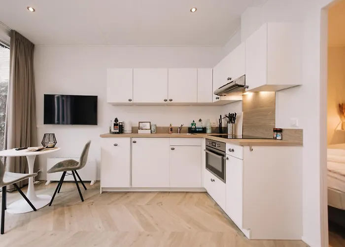 55, Near The Apartman