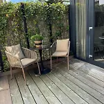 Appartamento 55, Near The