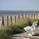 Appartamento 55, Near The