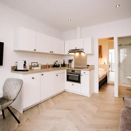 55, Free Parking Apartment
